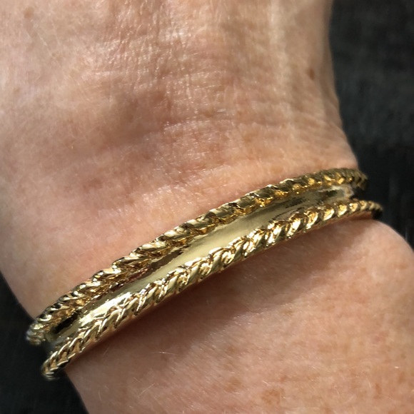 NWT!  Francesca’s Gold Tone Bracelet Hair Tie Set - Picture 5 of 8